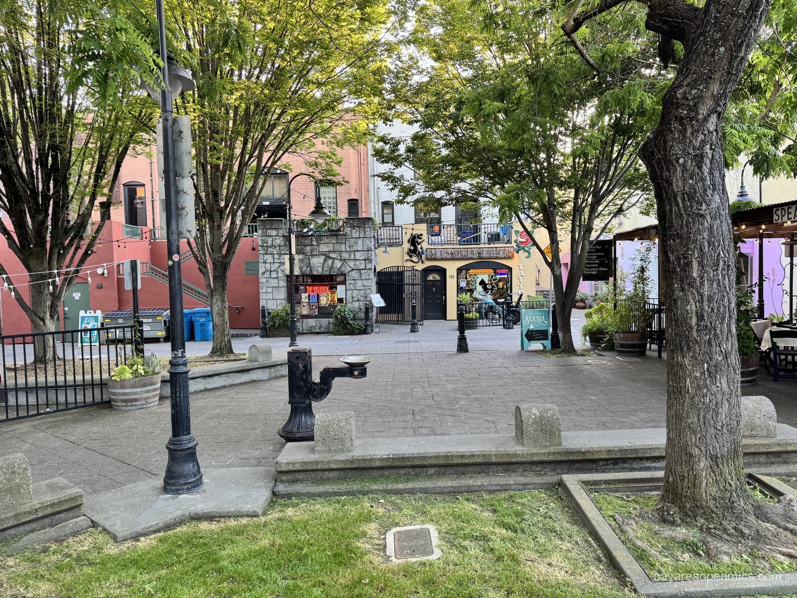 The plaza outside The Big Easy in Petaluma, California