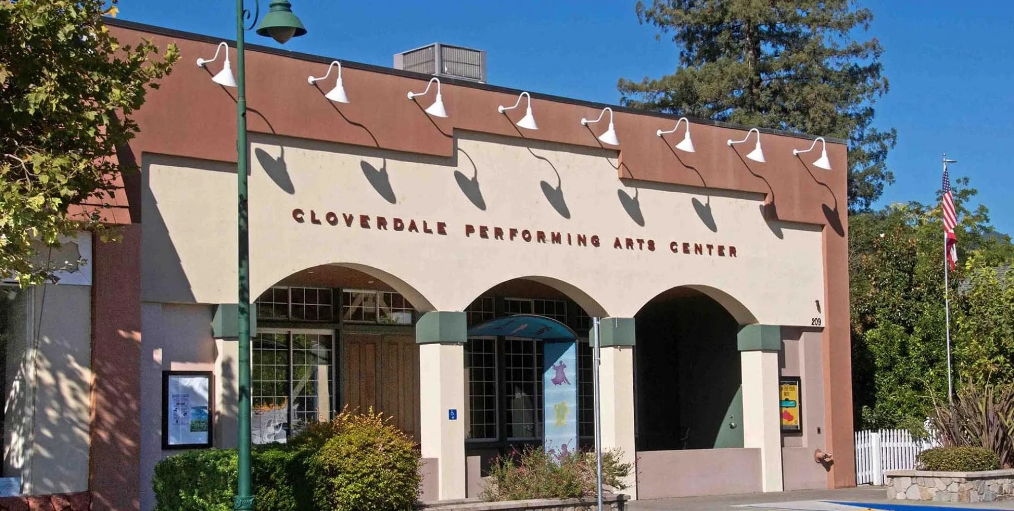 Photo of the front of theater Cloverdale in Cloverdale, CA