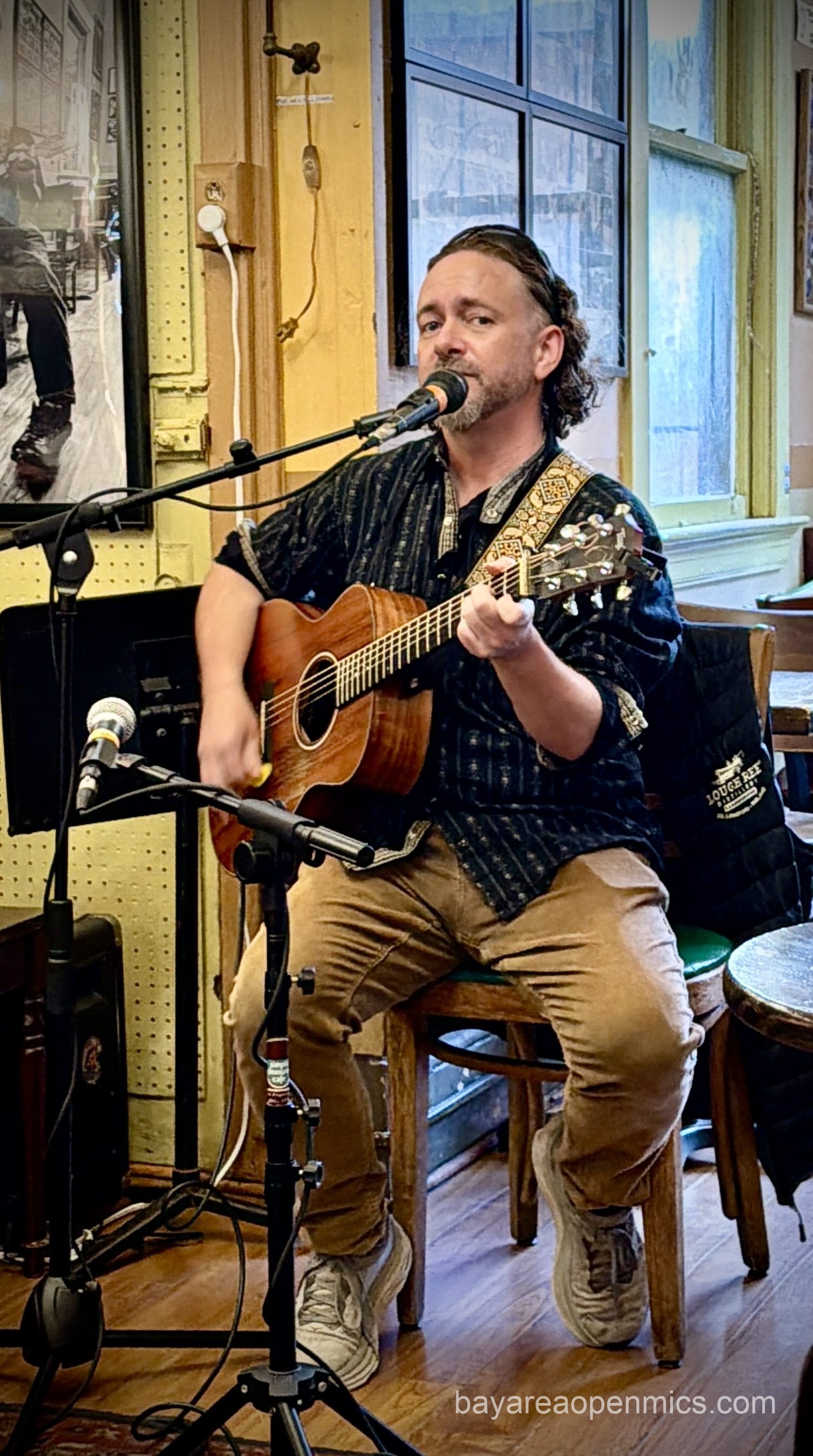 Seán Lightholder performs at Simple Pleasures Open Mic in San Francisco