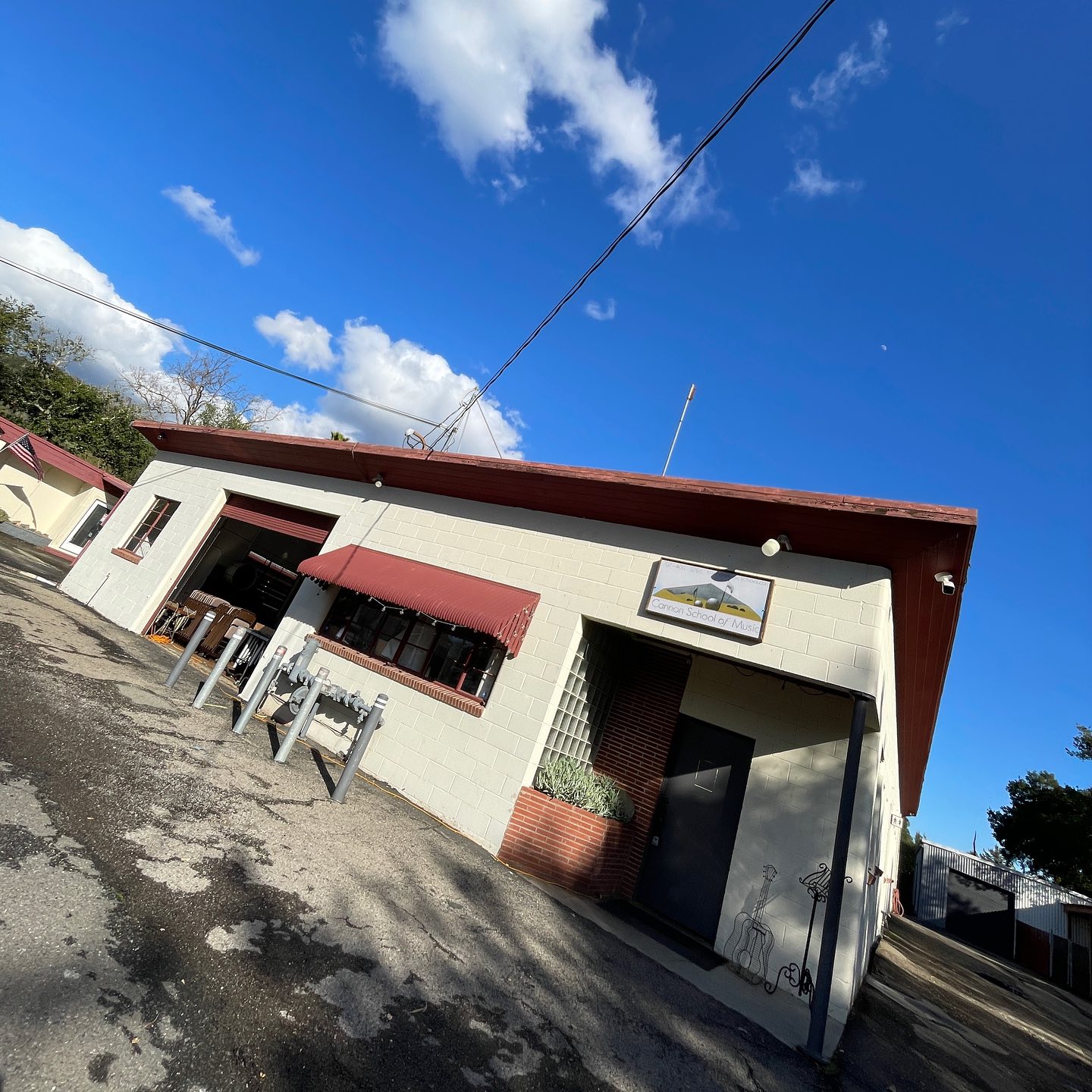 Photo of the front of school Cannon School of Music in Sonoma, CA